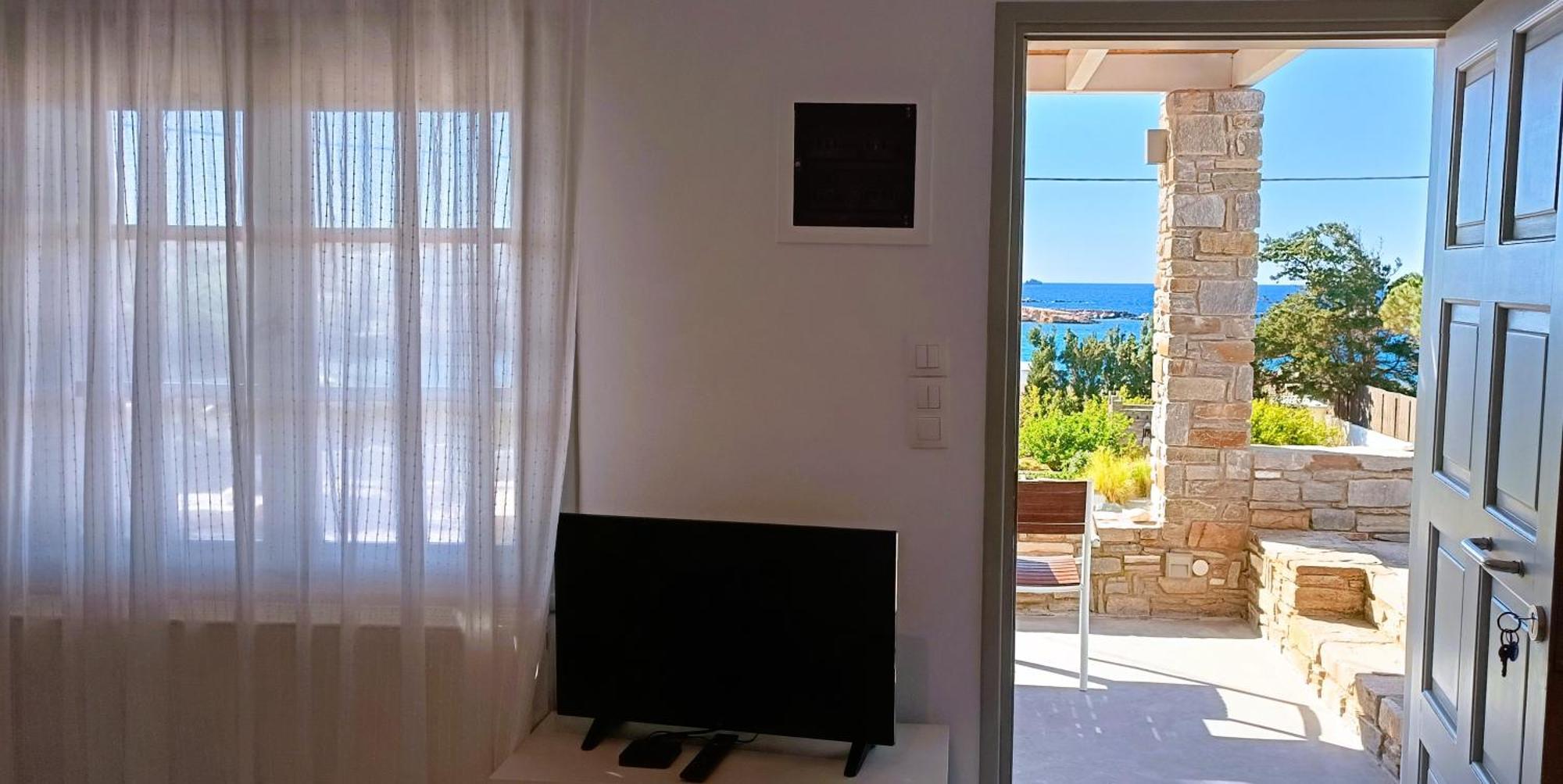 Nesaea Seafront House Villa Parasporos Bagian luar foto