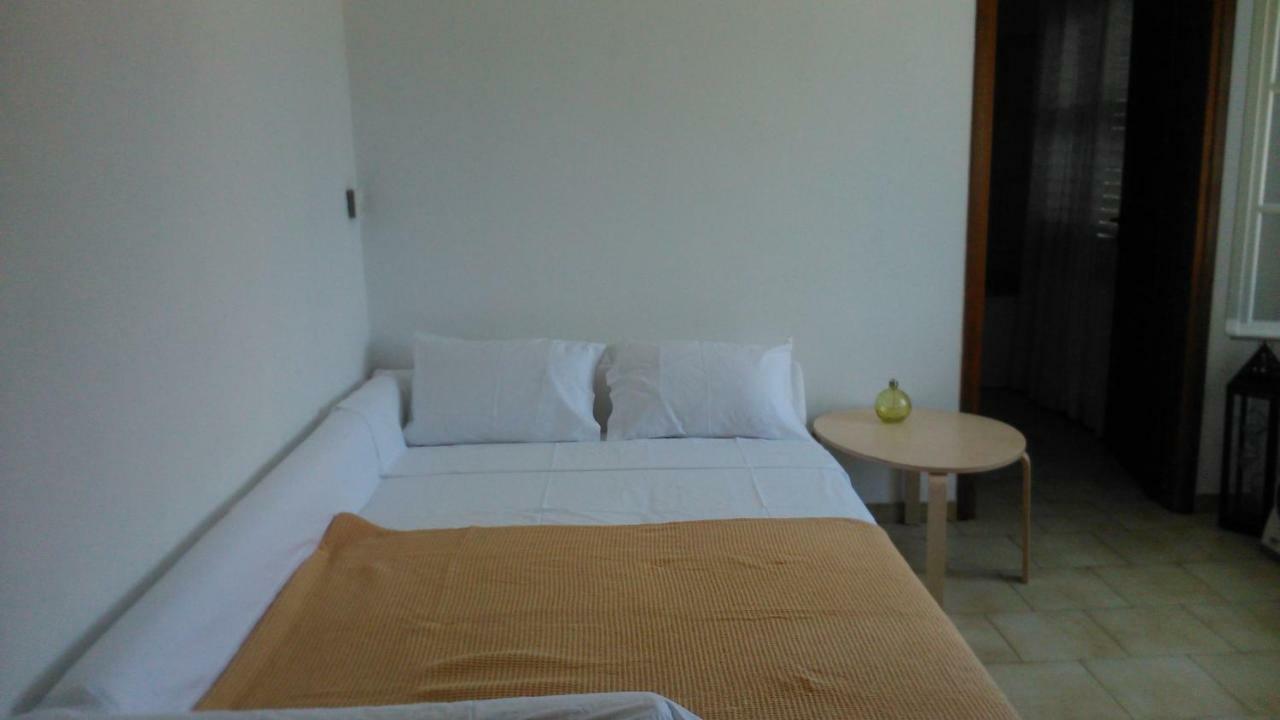 Nesaea Seafront House Villa Parasporos Bagian luar foto