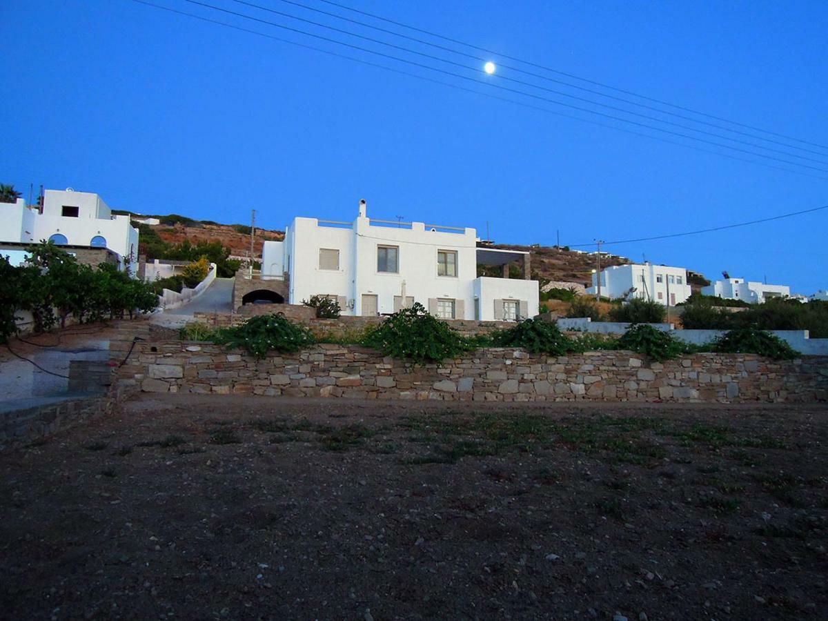 Nesaea Seafront House Villa Parasporos Bagian luar foto