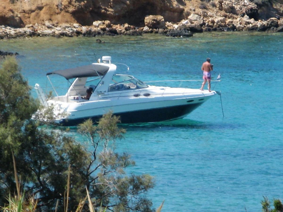 Nesaea Seafront House Villa Parasporos Bagian luar foto